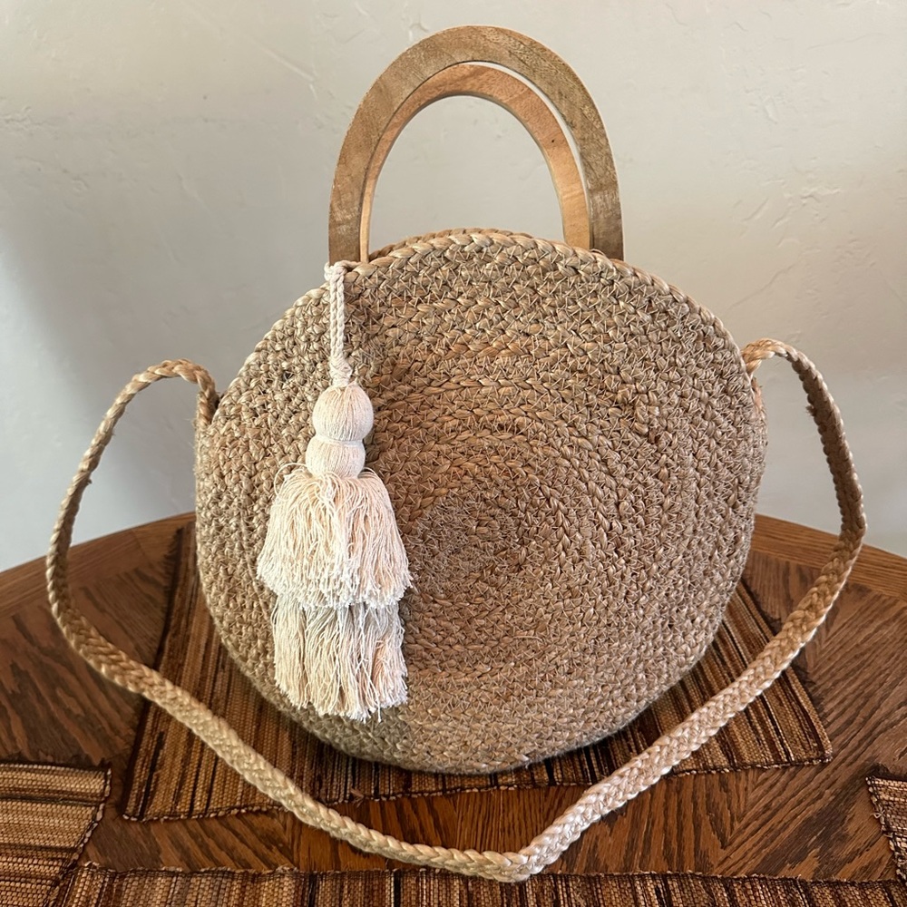 NEW Zara Handmade woven bag with wooden handles! NEW without tags, never used!